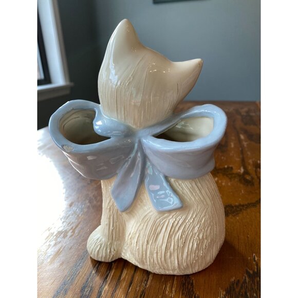Vintage Hedi Schoop Hollywood CA Ceramic Cat Figurine With Blue Bow & Bells - Picture 3 of 7